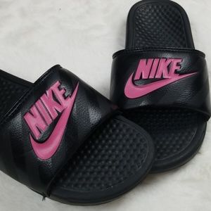 nike pink sliders